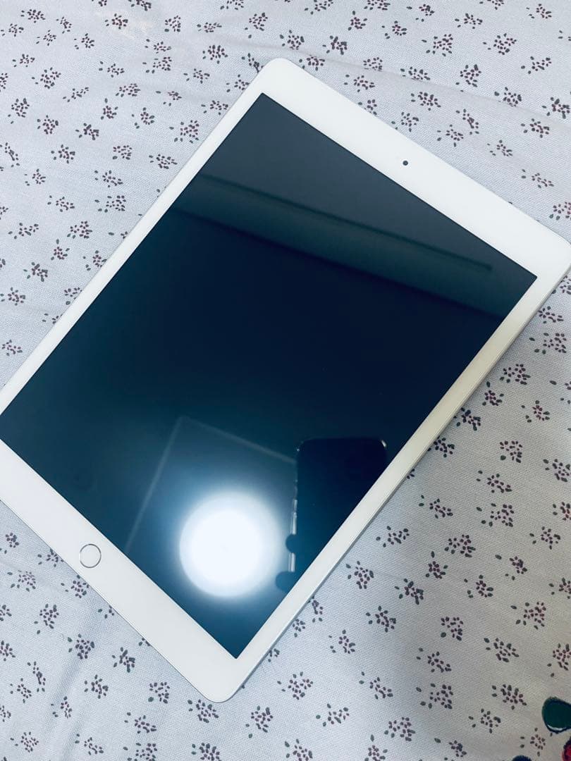 iPad 10.2インチ (第7世代) 32GB WiFi + セルラー