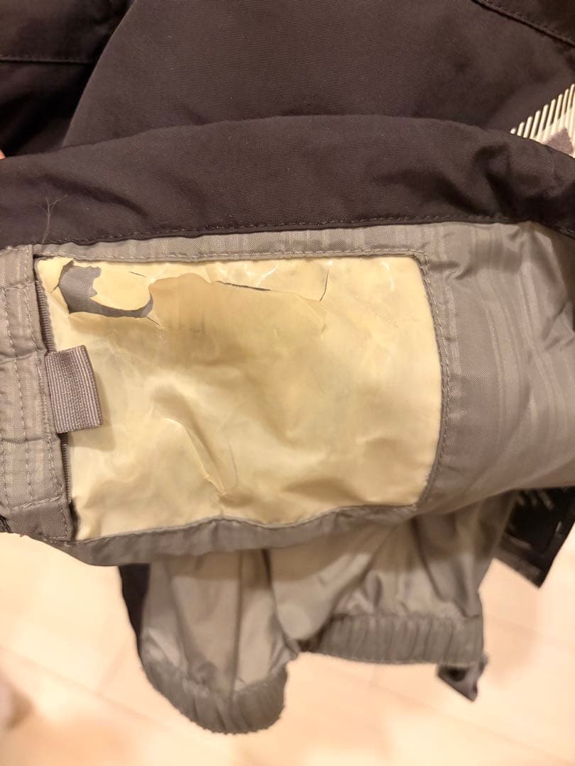 BURTON スノーボードジャケット Lサイズ ブラック