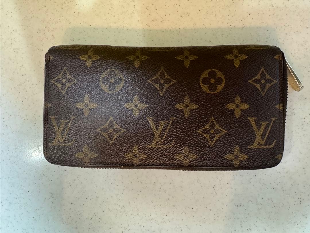 Louis Vuitton（ルイヴィトン）モノグラム ラウンドファスナー 長財布