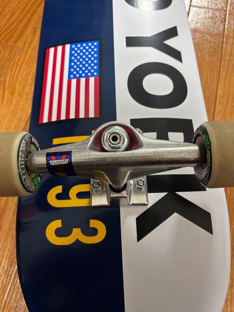 ZOO YORK コンプリートスケートボード　8.0インチ