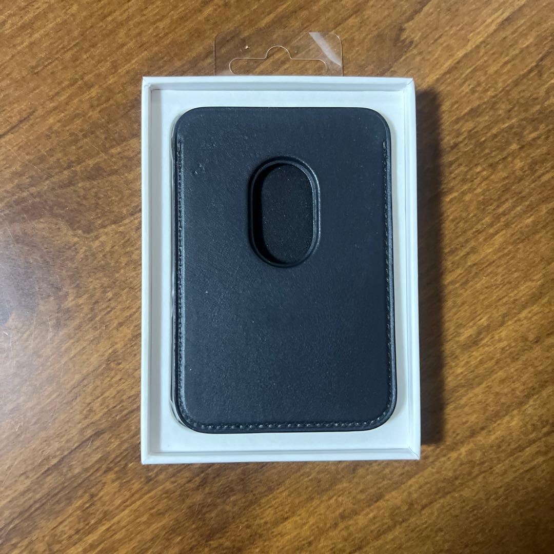 Apple 純正iPhone レザーウォレット 探す機能ありMagSafe対応