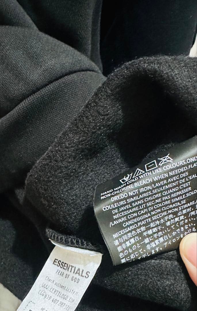 FEAR OF GOD ESSENTIALS パーカー ブラック