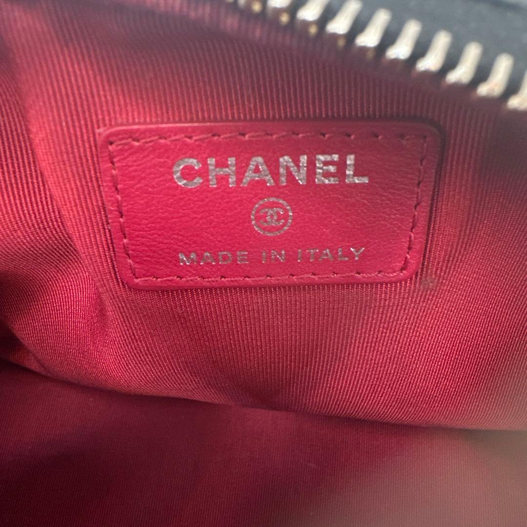 CHANEL マトラッセ　レザーポーチ　ブラック