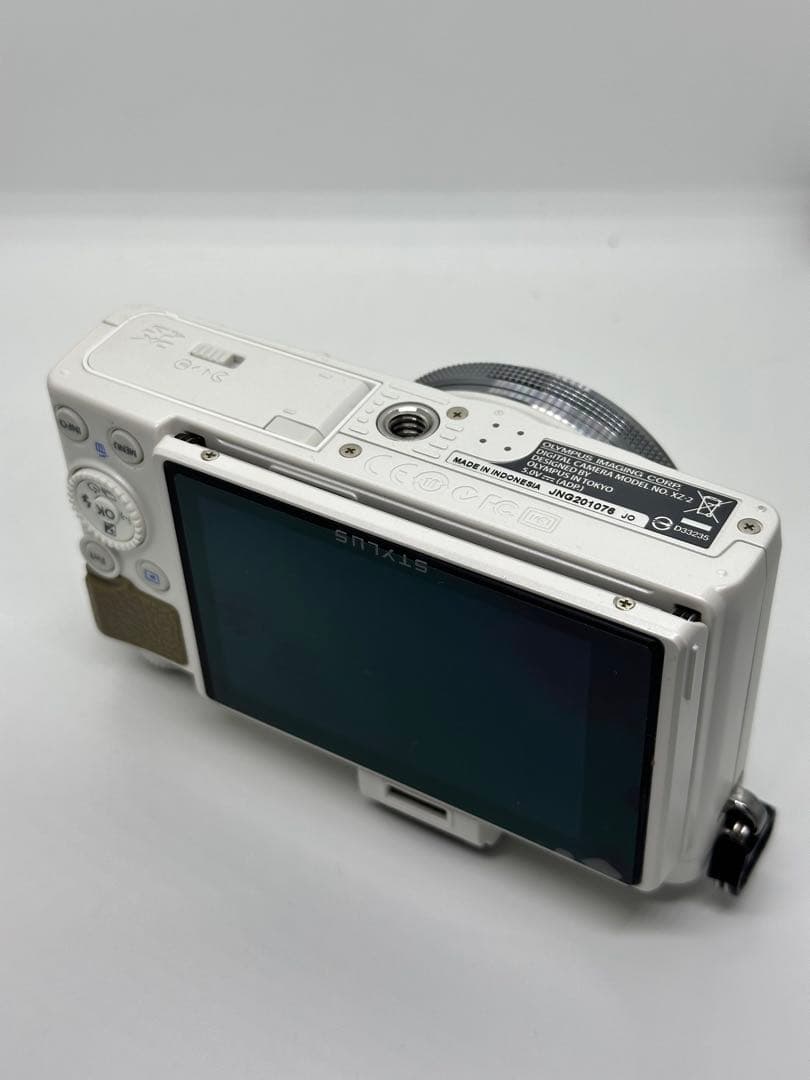 OLYMPUS STYLUS XZ-2ホワイト デジカメ