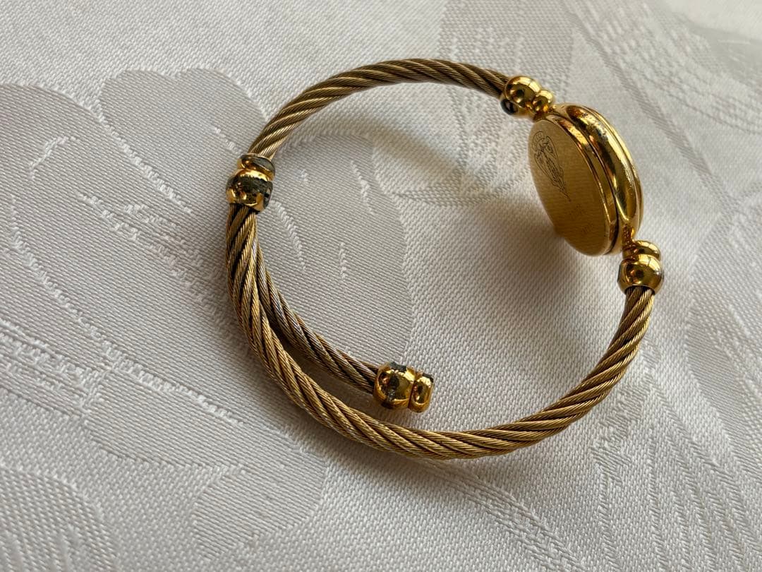 グッチGUCCI バングルウォッチ2700Lシェル　レディース 腕時計