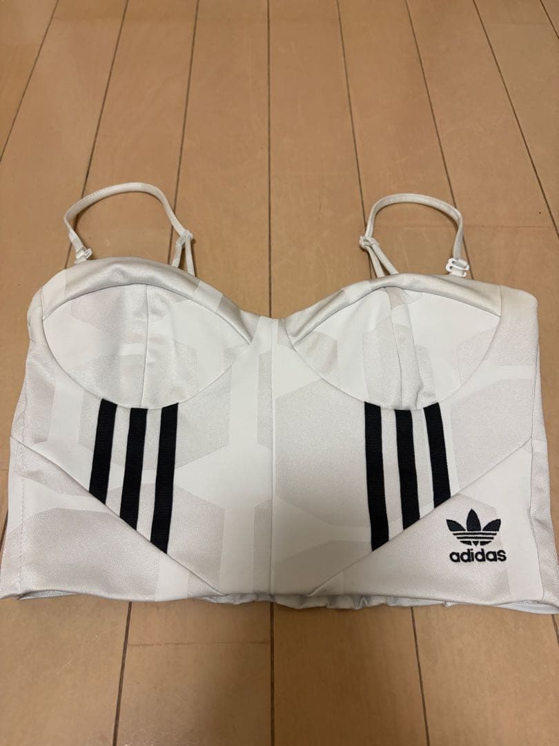 激レアアディダス×ダニエル・カタリ コラボ コルセットトップ クロップド