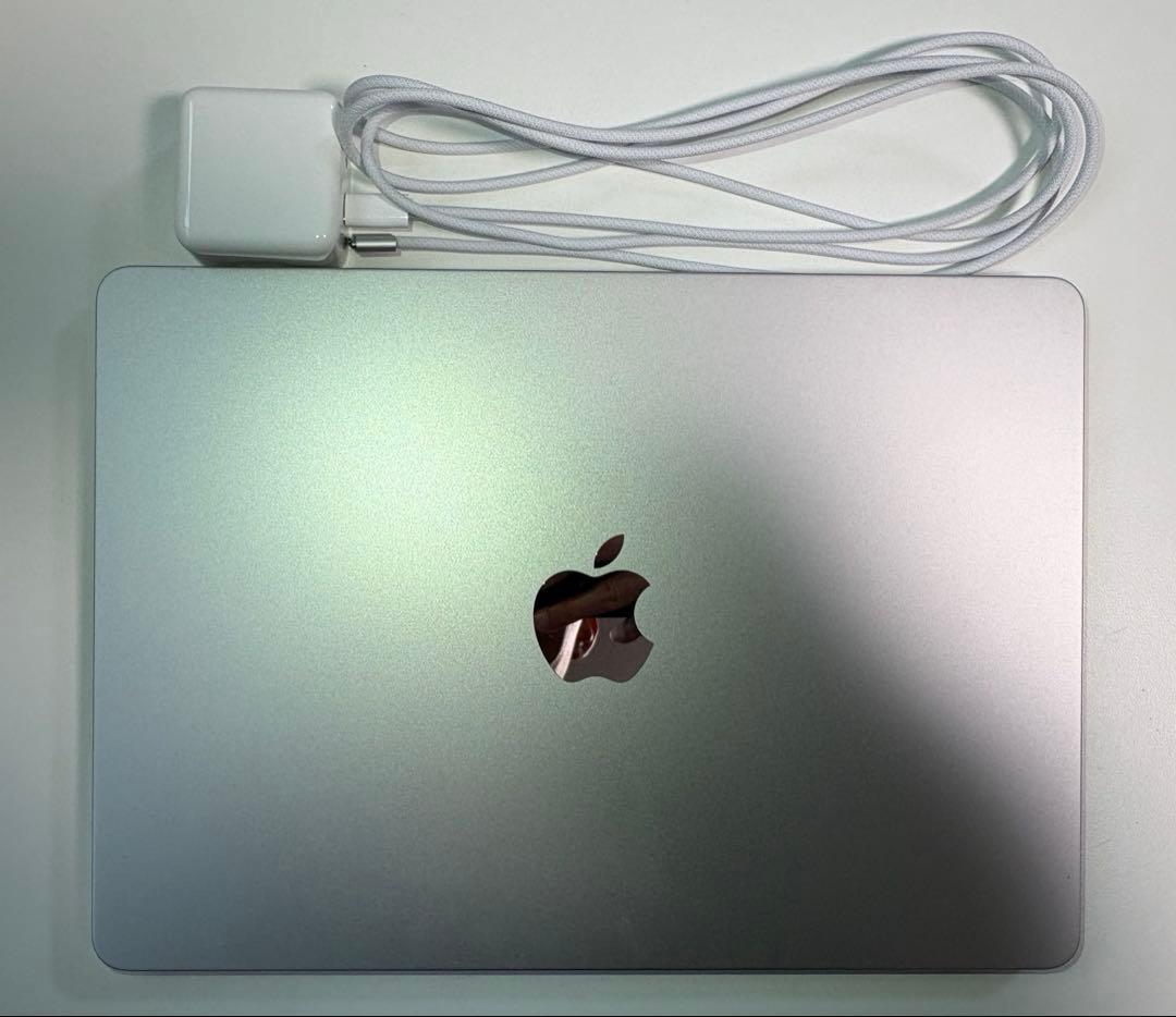 MacBookAir13インチ 24GB 512GB 25年9月購入 充放電3回