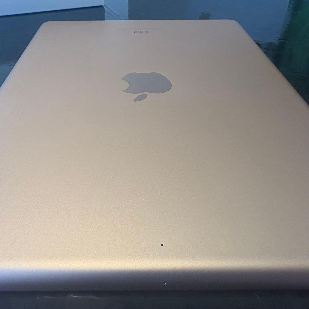 iPad（第6世代）ゴールド　32GB MRJN2J/A