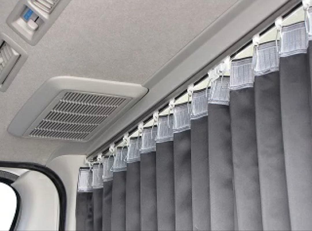 200系ハイエースワイドミドルルーフスーパーGL パーテンションカーテン