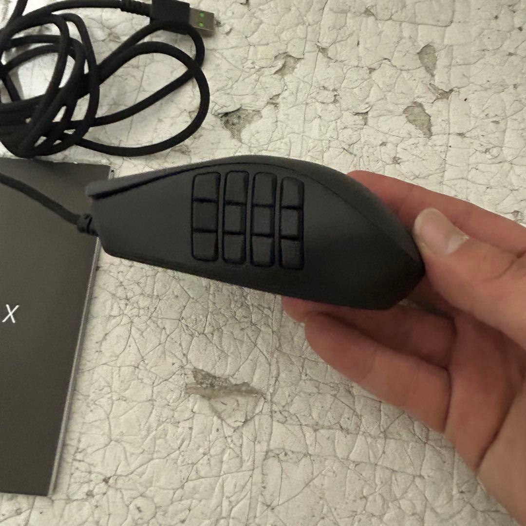 Razer Naga X ゲーミングマウス 有線 MMO向け 美品