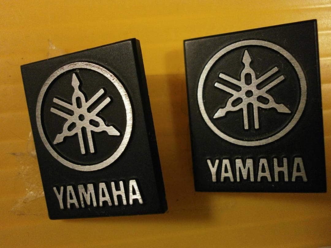 YAMAHA　純正金属製スピーカー用エンブレム　2枚　送料無料