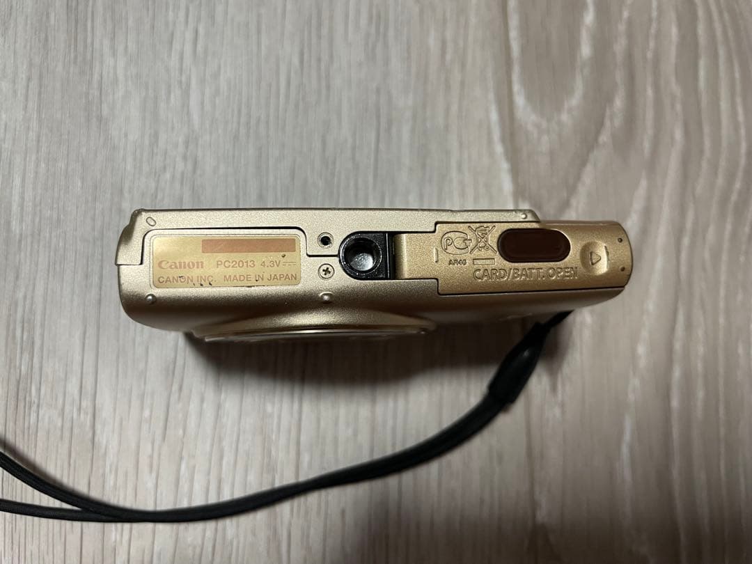 Canon IXY 620F ゴールド 本体と付属品