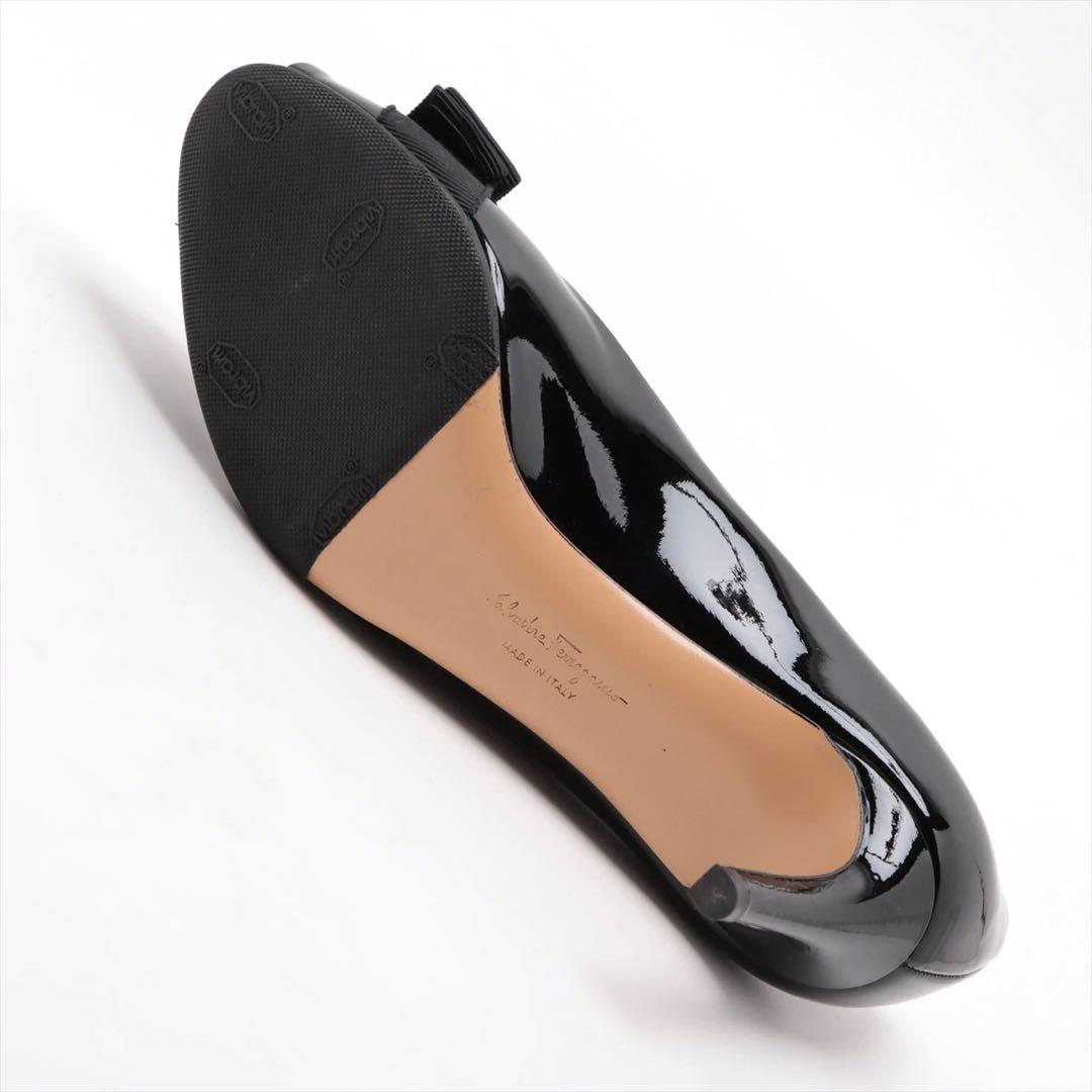 フェラガモいヴァラパテントレバーオープントゥパンプス22.5レディースブラック