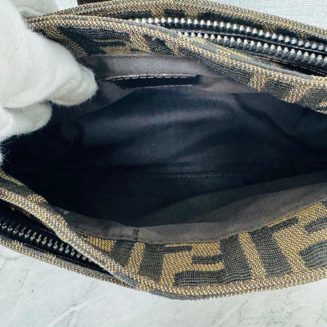 ✨FENDI✨フェンディ✨ズッカ柄✨シルバー金具✨ブラウン✨ハンドバッグ✨