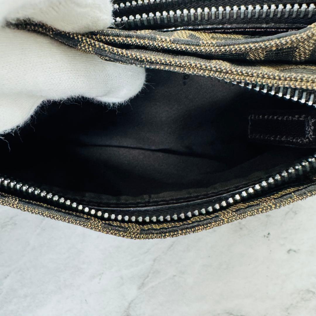 ✨FENDI✨フェンディ✨ズッカ柄✨シルバー金具✨ブラウン✨ハンドバッグ✨