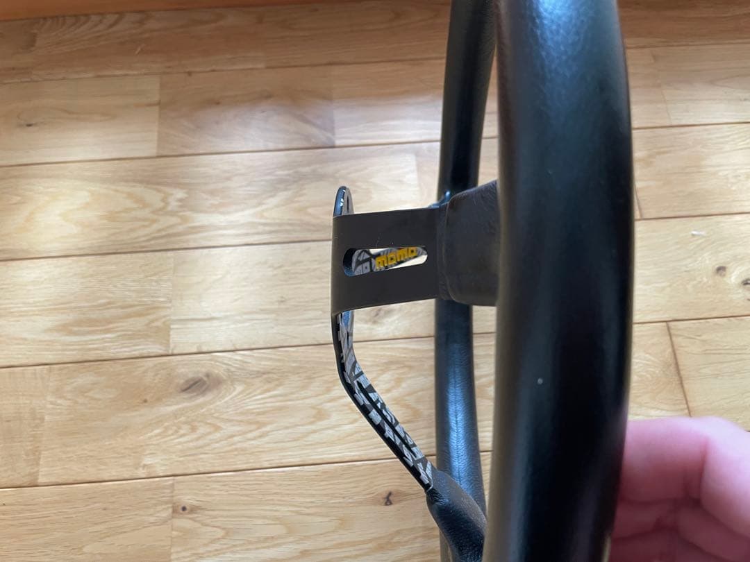 MOMO ステアリング ウルトラ ジャパン ブラック レザー 350mm 35π