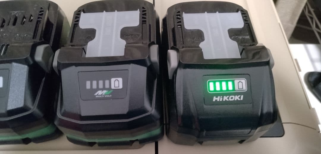 HiKOKI 冷温庫 UL18DC　バッテリー4個付き