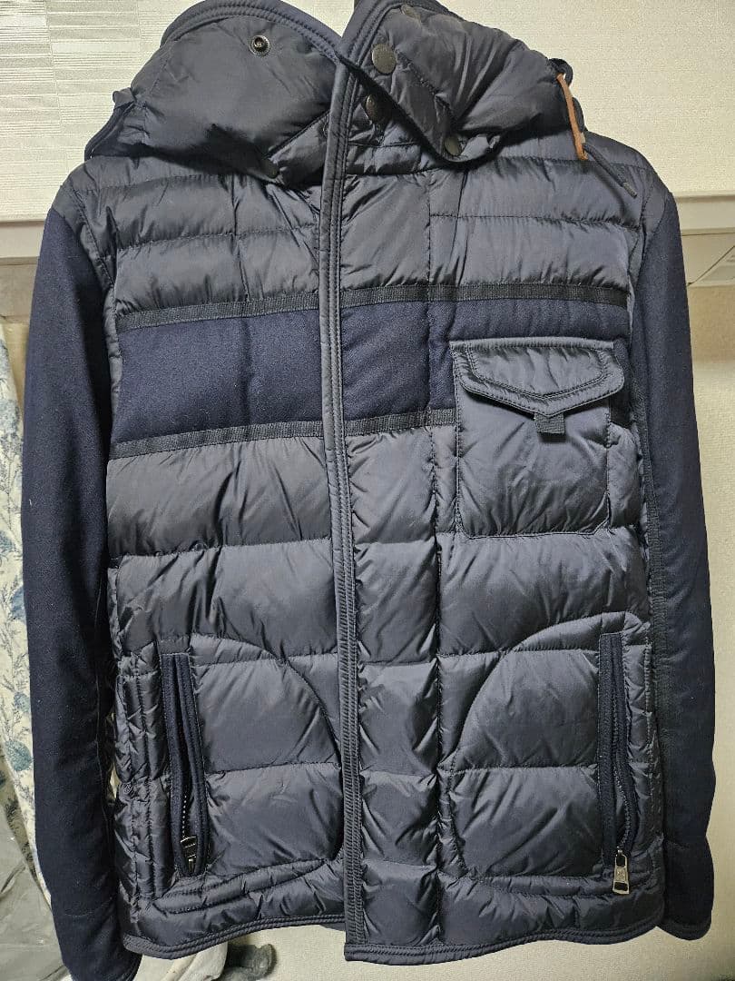 MONCLER モンクレール　黒 ダウンジャケット フード付き