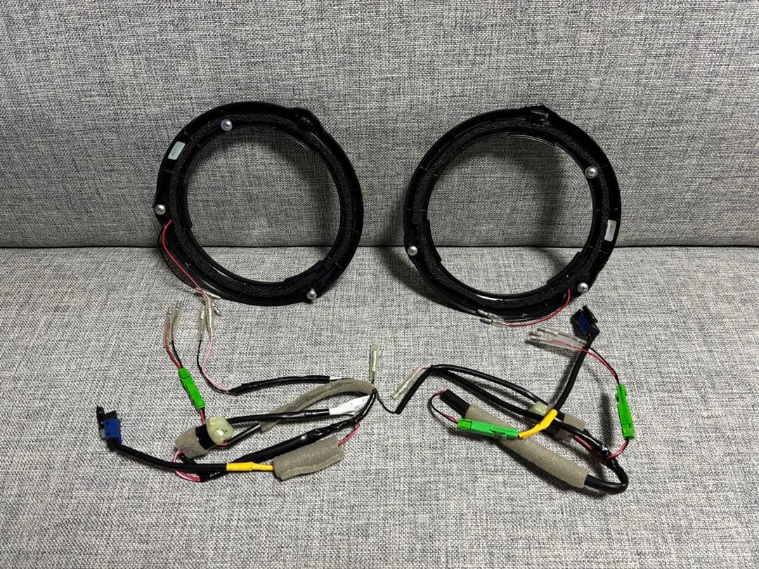 ヴェゼル／純正／LEDスピーカーリング・ドアポケットLED／ホワイト