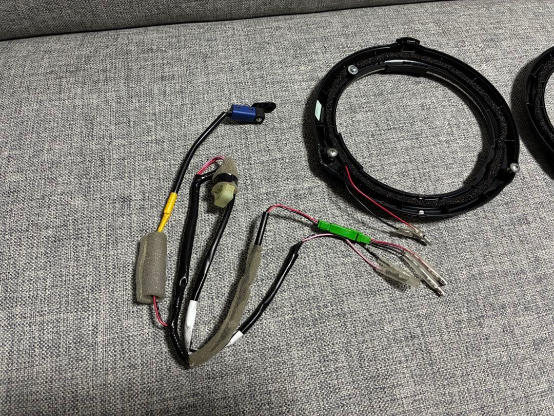 ヴェゼル／純正／LEDスピーカーリング・ドアポケットLED／ホワイト