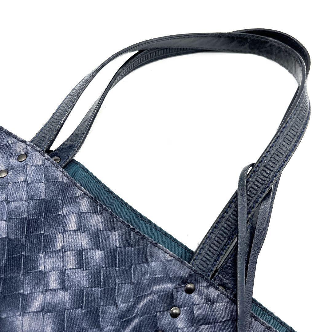 【美品】ボッテガヴェネタ イントレッチオリュージョン トートバック ネイビー 紺