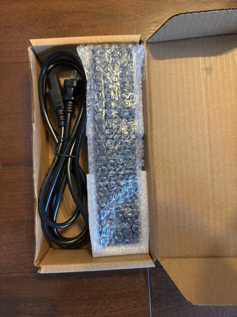 audiolab「8300A」バイワイヤ対応アンプ　ブラック