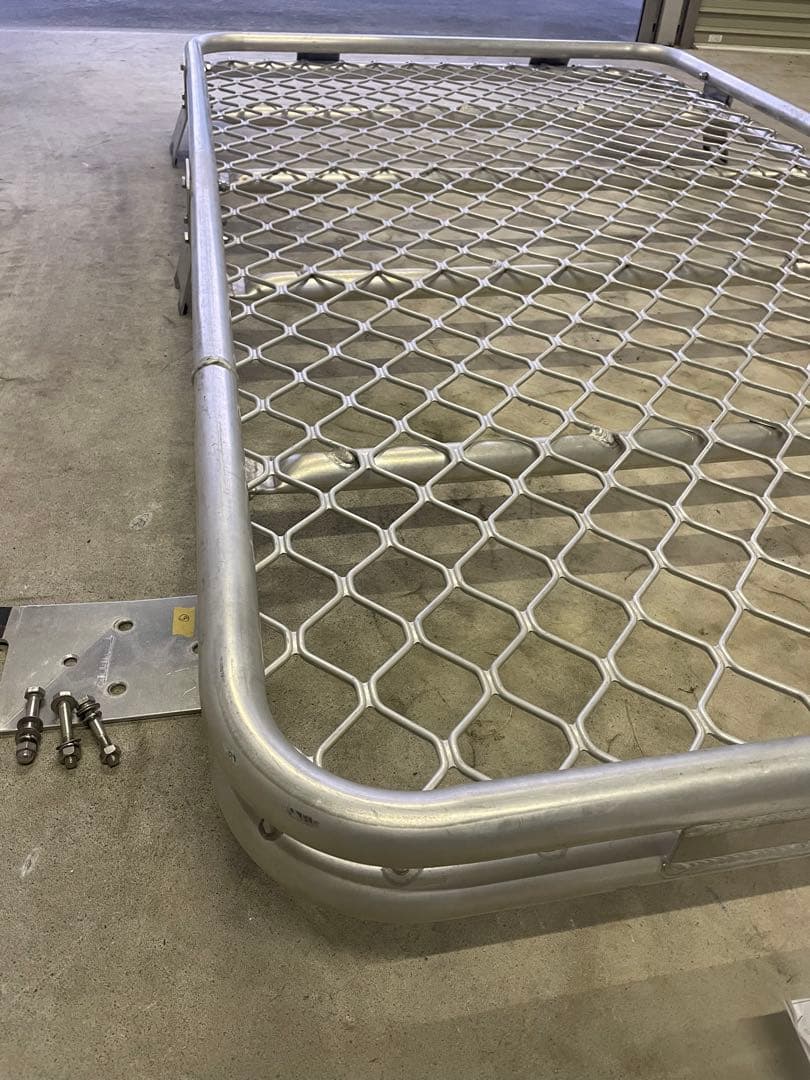 クロ　デリカd5用　ルーフキャリア　ルーフラック　マチヤマ