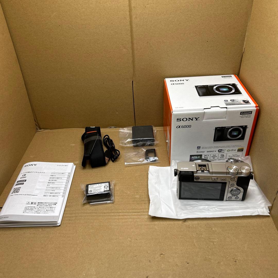SONY ミラーレス一眼 α6000 ボディ シルバー ILCE-6000 S