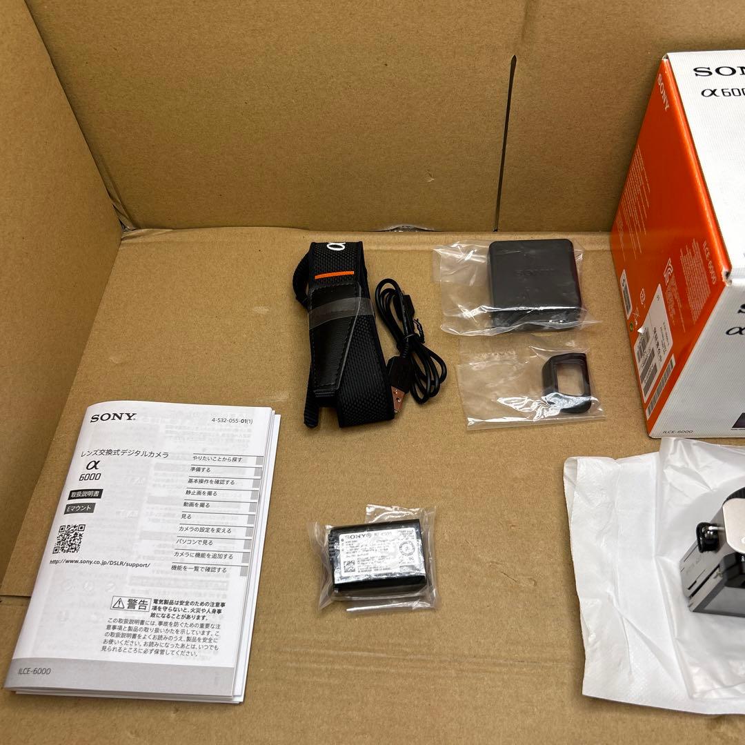 SONY ミラーレス一眼 α6000 ボディ シルバー ILCE-6000 S