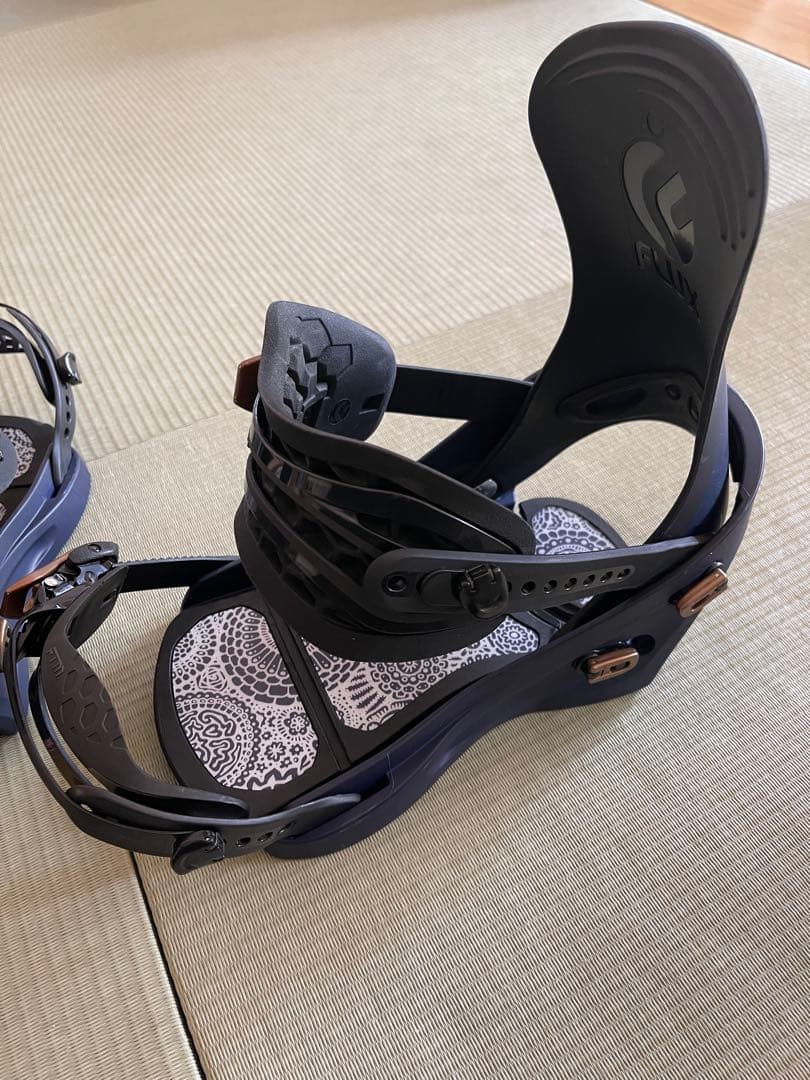 FLUX SR 18-19モデル　カラーTyler Warren