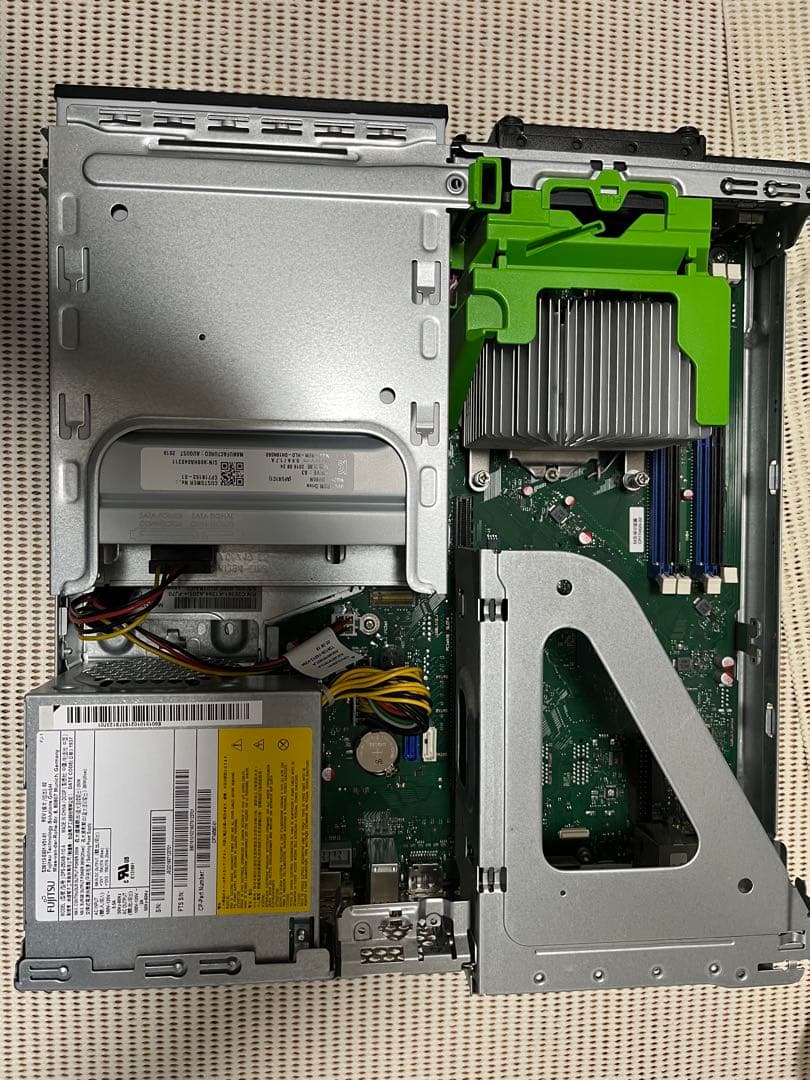 Windowsデスクトップ ESPRIMO D588/V FMVD38037P i3-8100