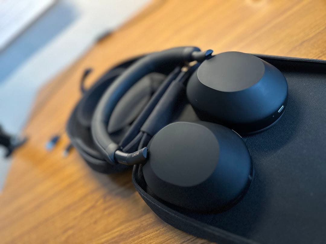 ソニー WH-1000XM5 （ブラック）・ノイズキャンセリングヘッドホン