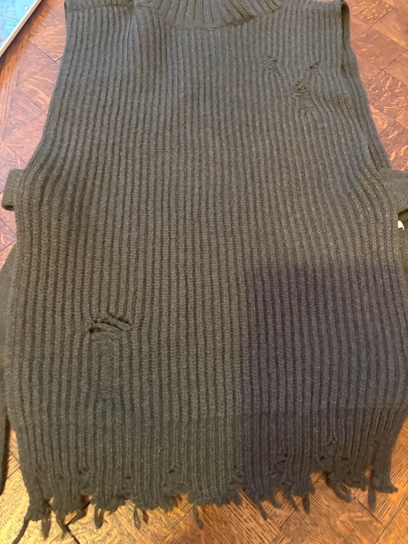 ワイズリブ編み変形ネックベストカーキダークグレー