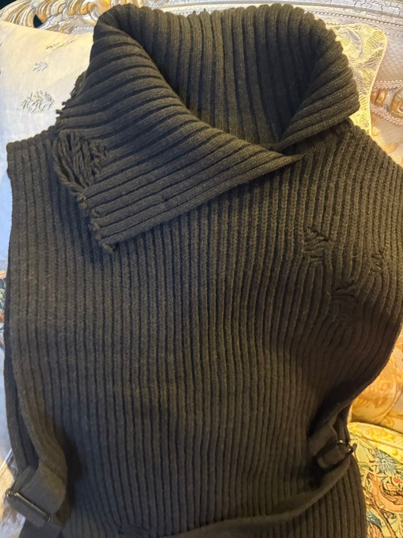 ワイズリブ編み変形ネックベストカーキダークグレー