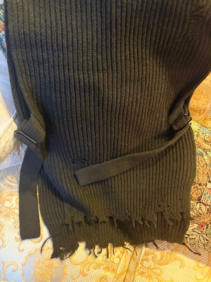 ワイズリブ編み変形ネックベストカーキダークグレー