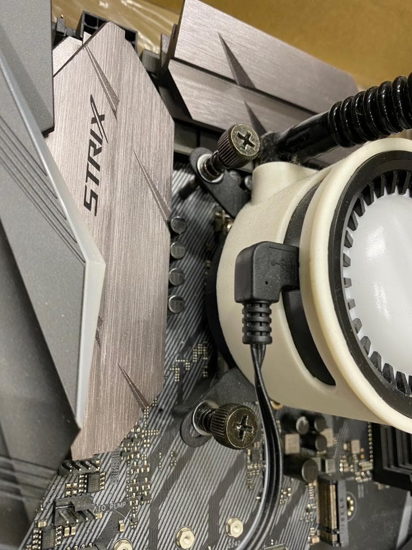 ASUS ROG STRIX Z370-F GAMING+i9-9900KF水冷