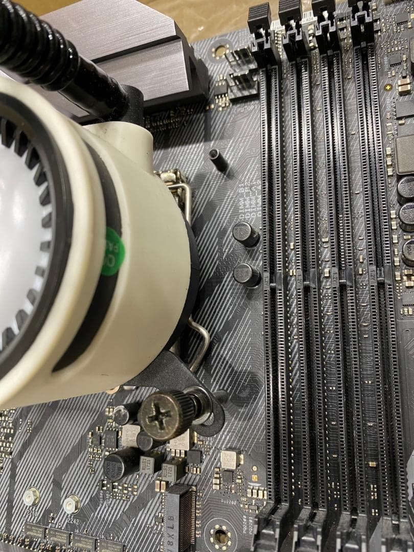 ASUS ROG STRIX Z370-F GAMING+i9-9900KF水冷