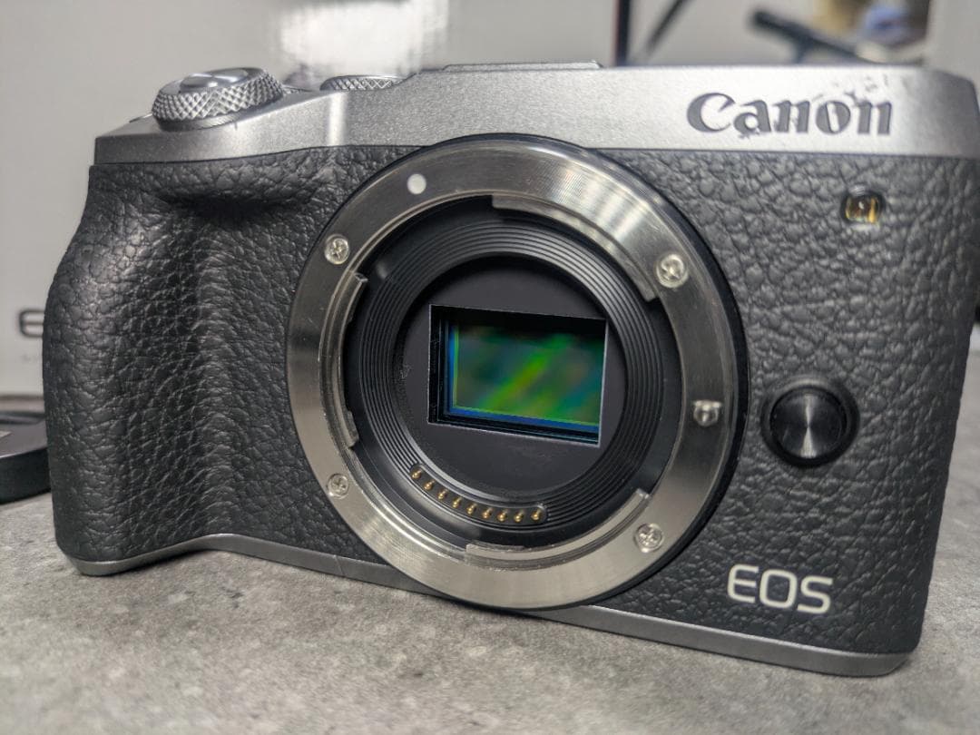 Canon EOSM6markII ボディ シルバー　レンズ等、多数おまけあり