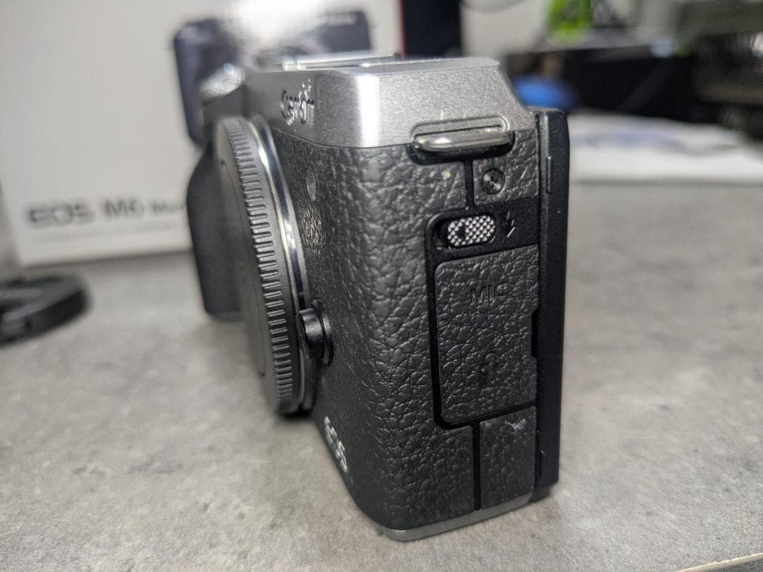 Canon EOSM6markII ボディ シルバー　レンズ等、多数おまけあり