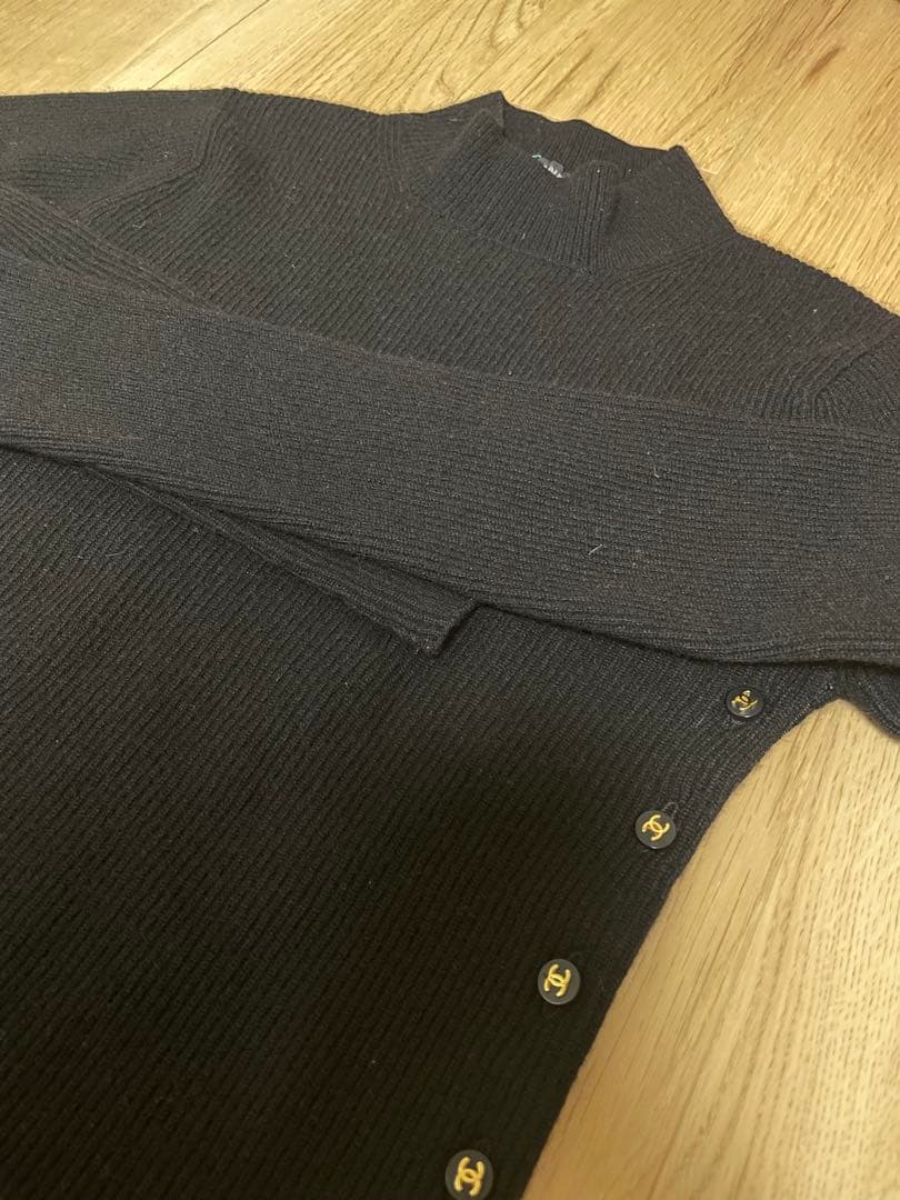 CHANEL黒ブラック★ココマークボタン　リブハイネックセーター　カシミア