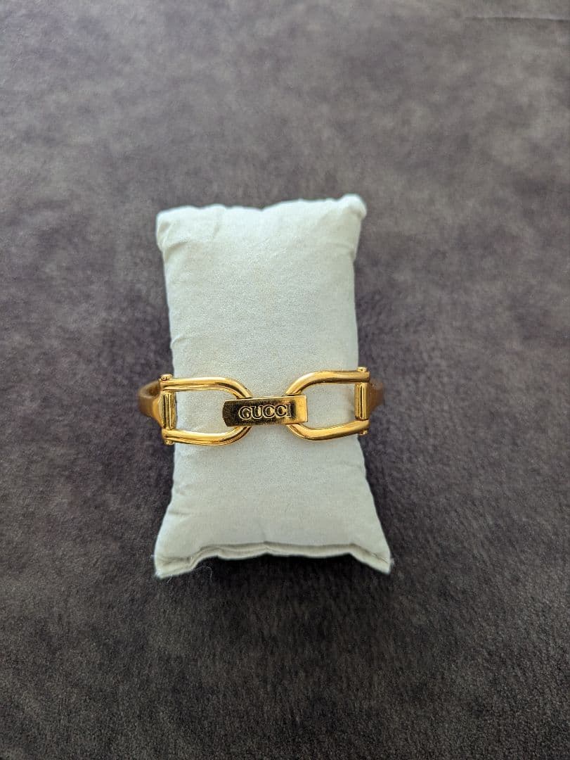 GUCCI ゴールド アナログ時計