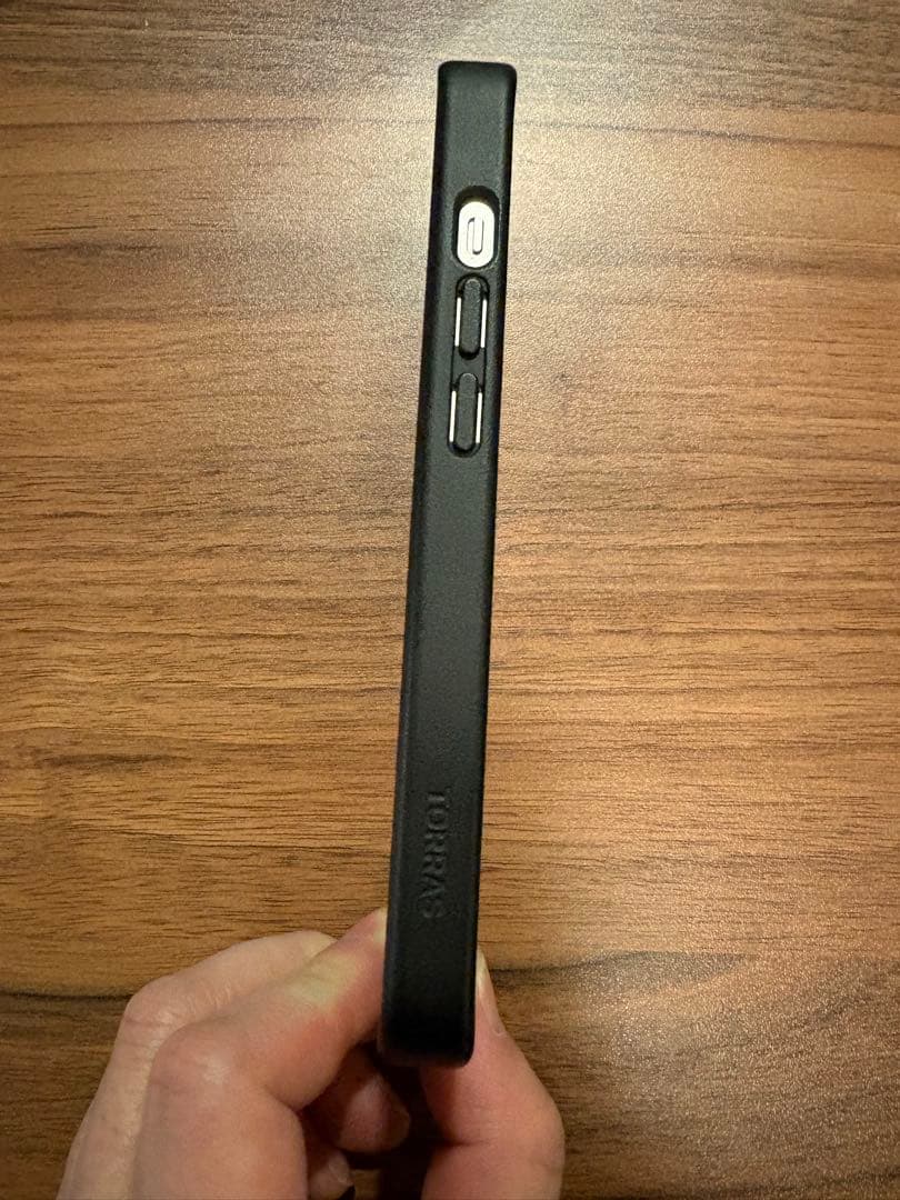 iPhone 13 ホワイト TORRASのケース付き