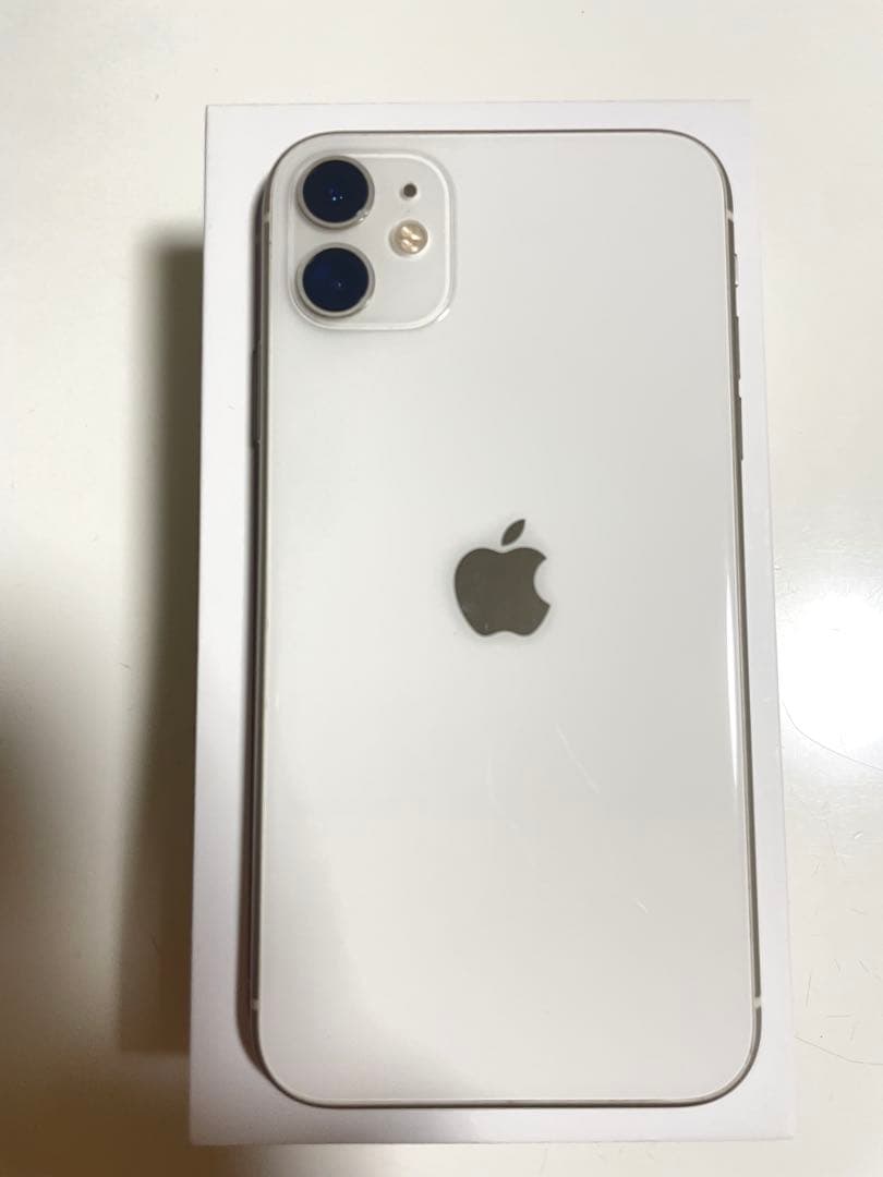 Apple iPhone 11 ホワイト本体
