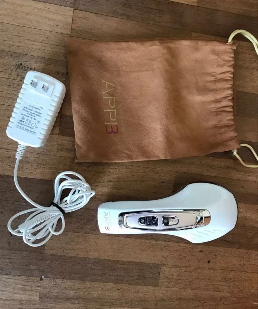 SPTMセプテム　美顔器 おまけに専用美容液付き　格安