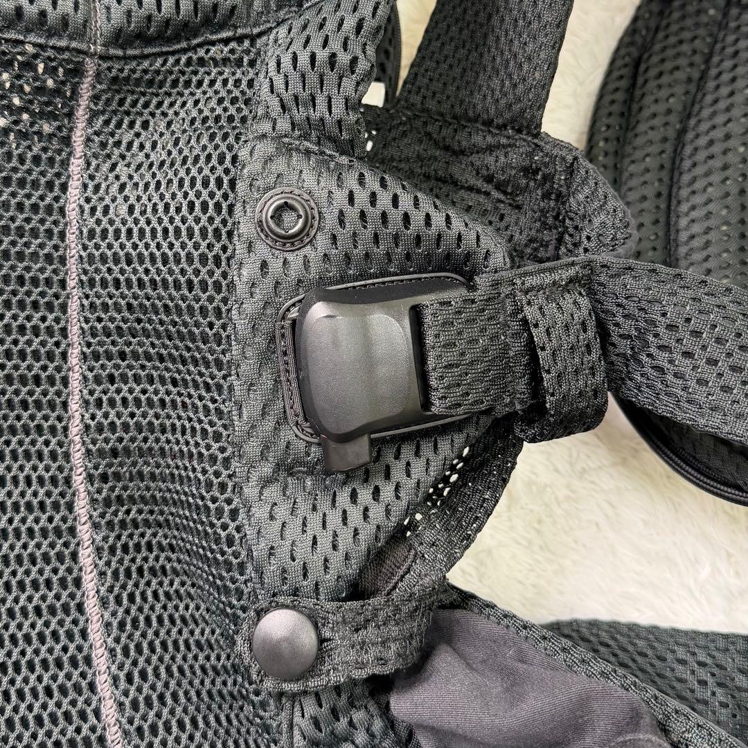 美品 ベビービョルン 抱っこ紐 ハーモニー メッシュ ブラック