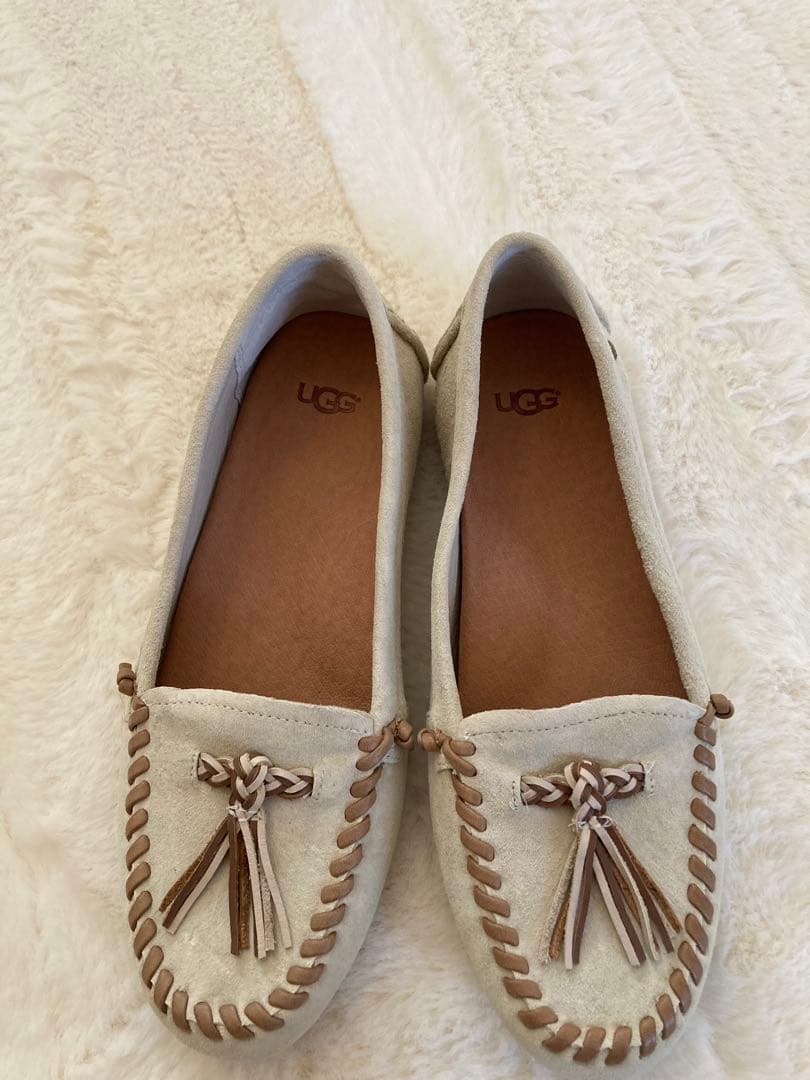 UGG モカシン オフホワイト