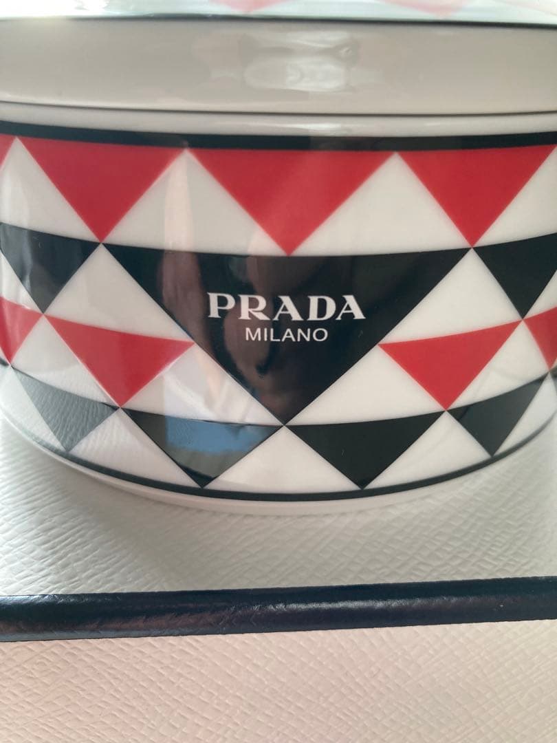 【廃盤品】 PRADA　ジュエリー ボックス　ポーセリン　箱有　新品未使用　陶器