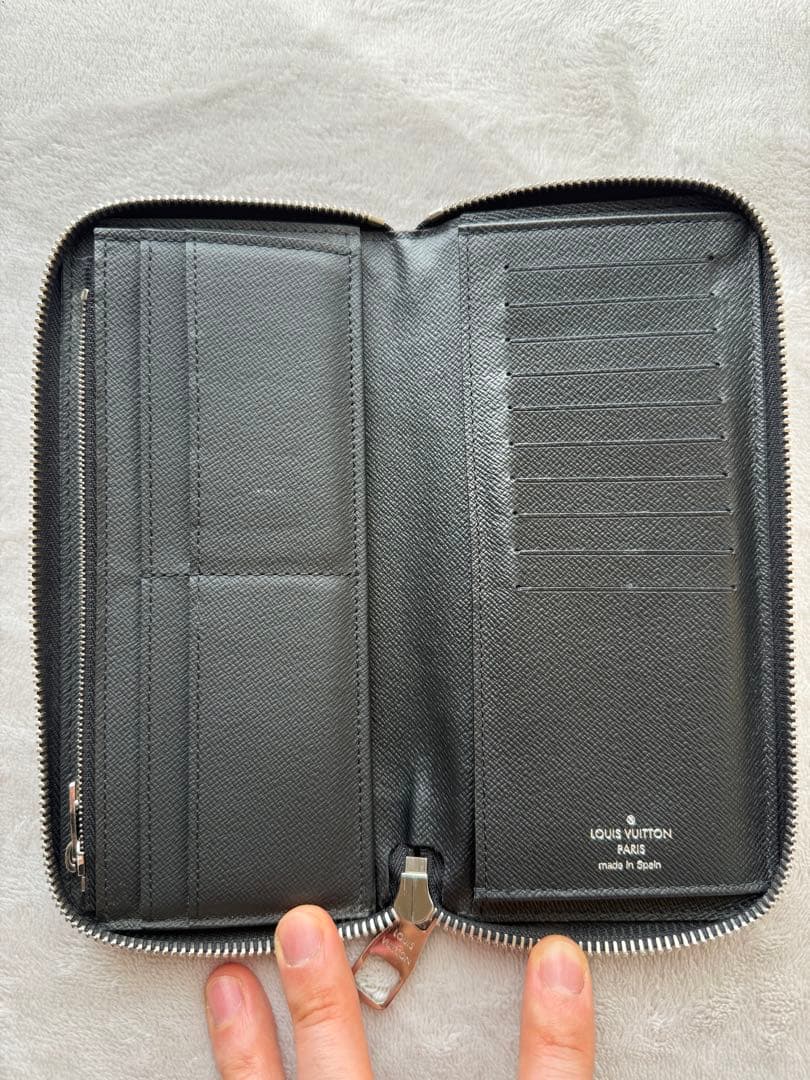 ルイヴィトンM30569 タイガ ジッピーウォレットヴェルティカル 長財布