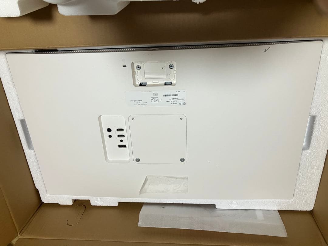 LG 27インチ4Kモニタ27UP600-W