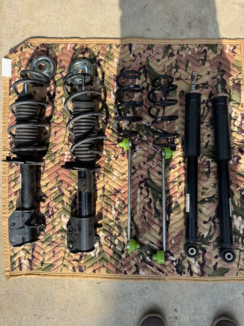 スズキ　スイフトスポーツ　zc33s4型　サスペンションキット 一式